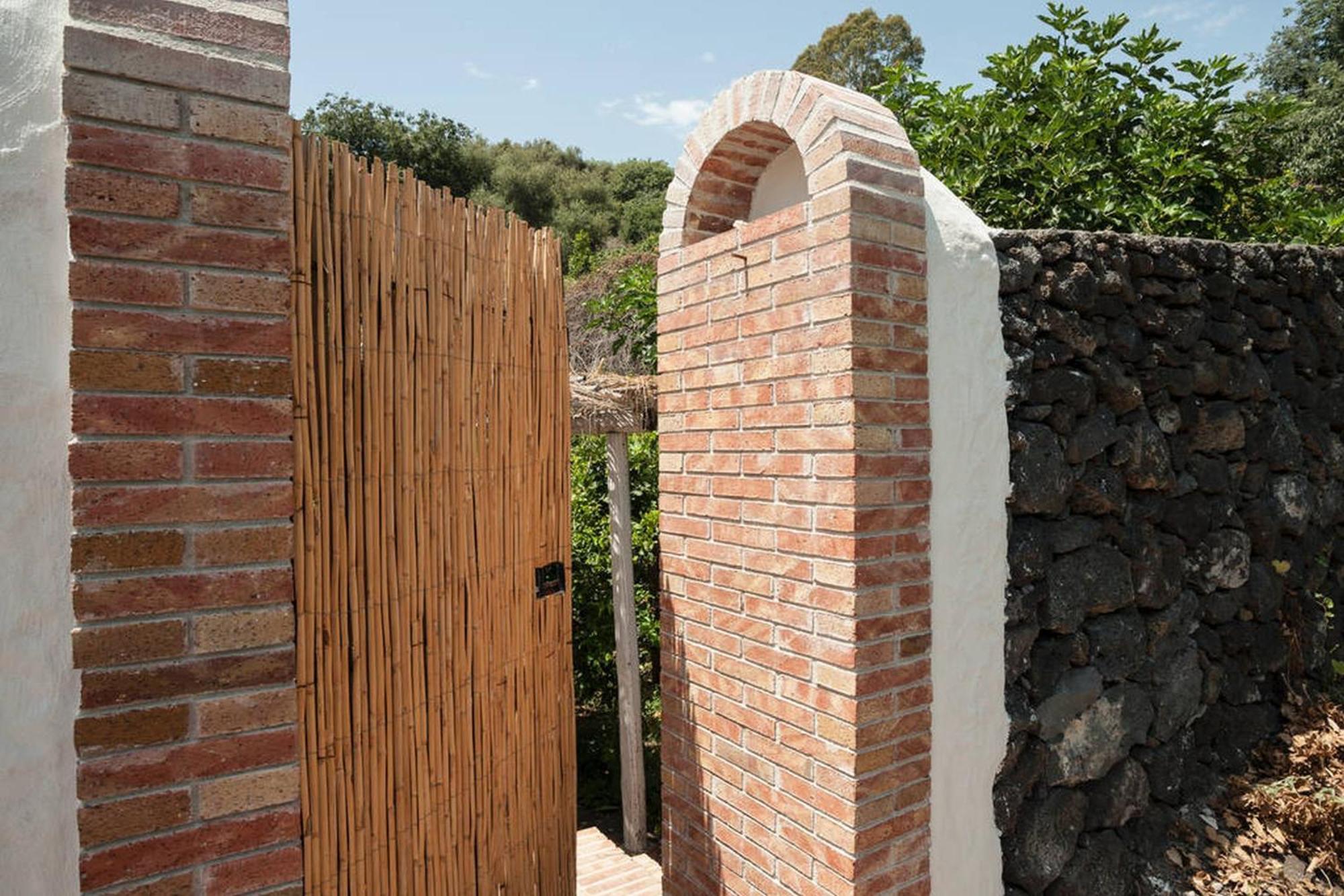 شقة Come In Sicily La Pietra Monaca أتشيريالي الغرفة الصورة